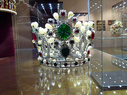 Historic crown designed by Van Cleef & Arpels